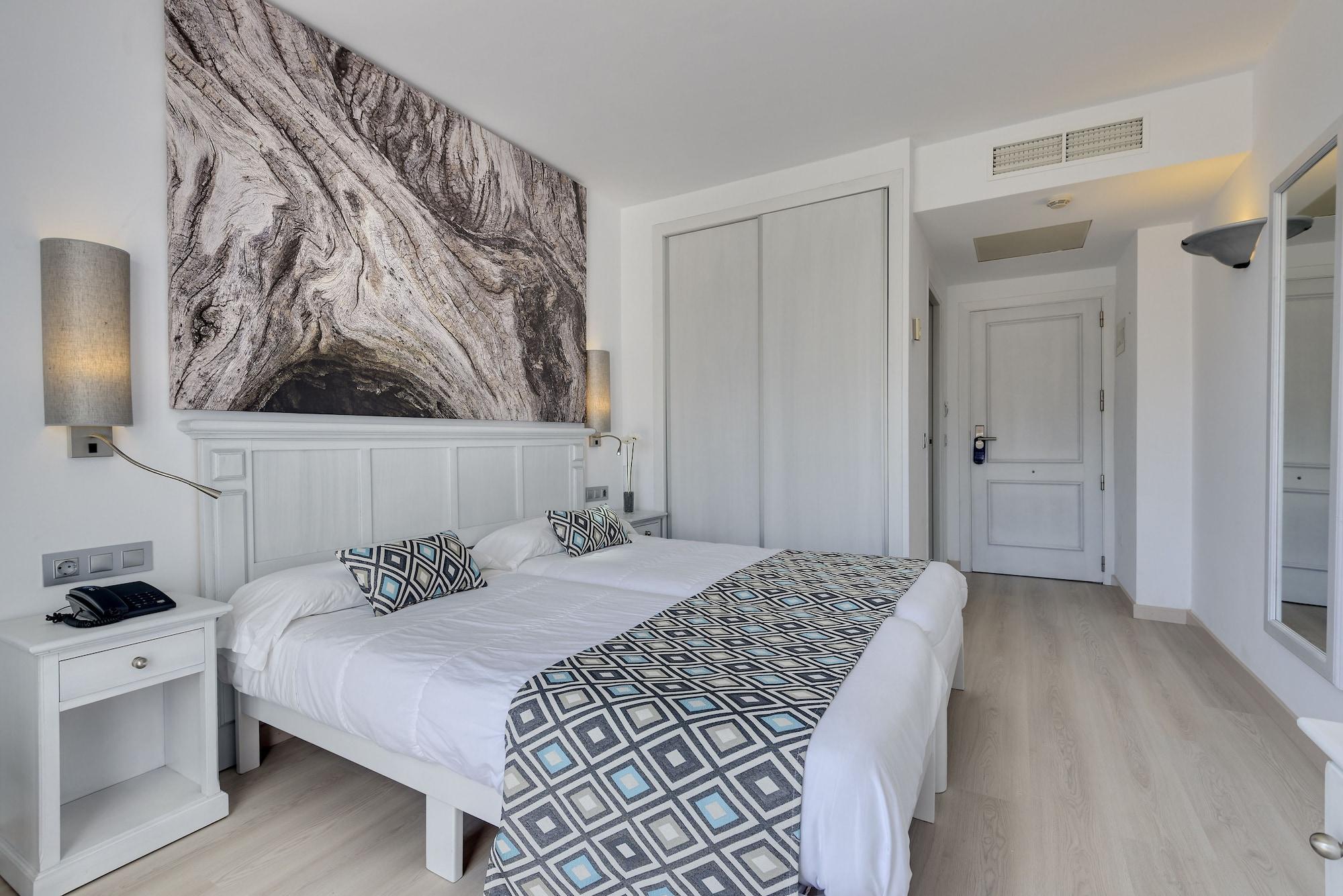 Cala Millor Garden Hotel - Adults Only Bagian luar foto