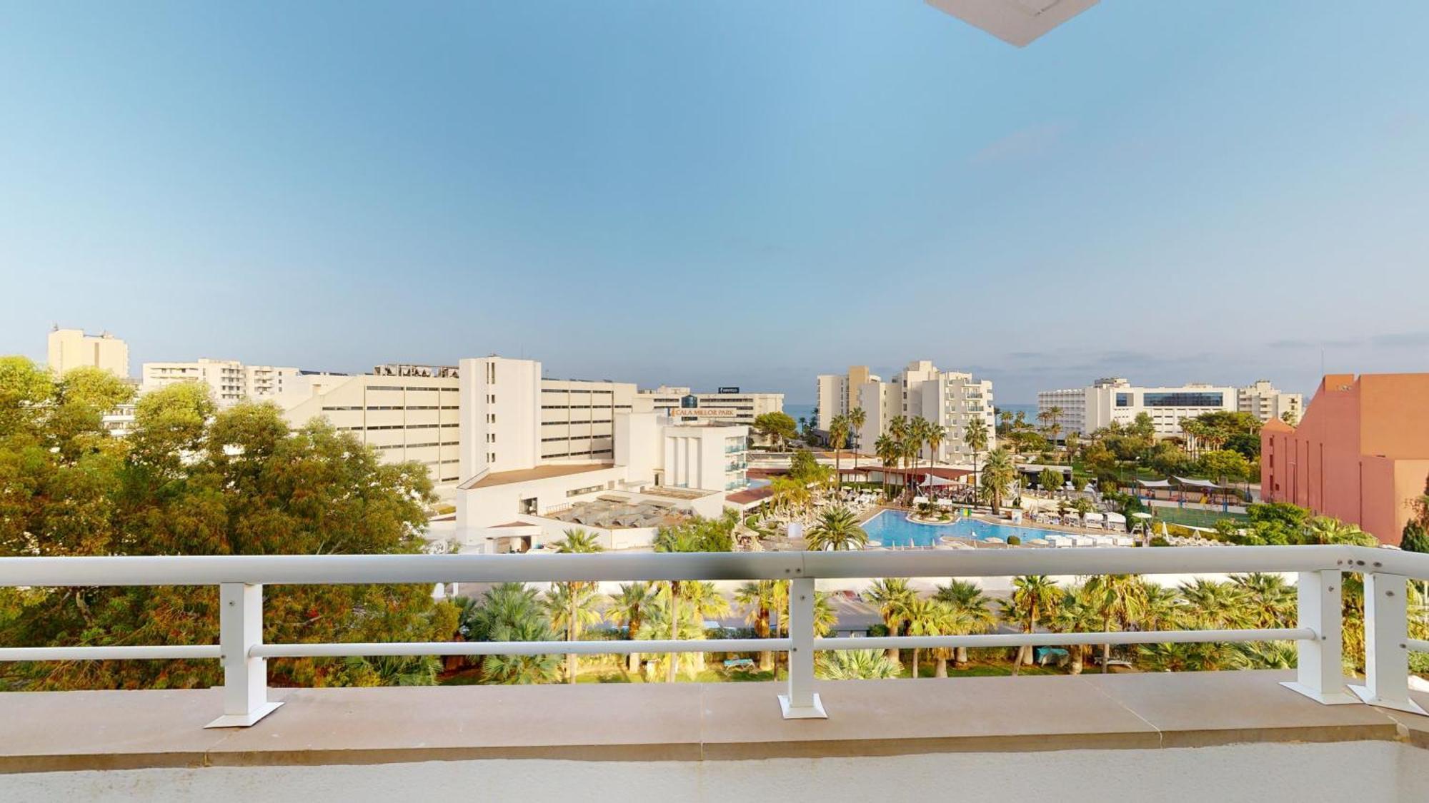 Cala Millor Garden Hotel - Adults Only Bagian luar foto
