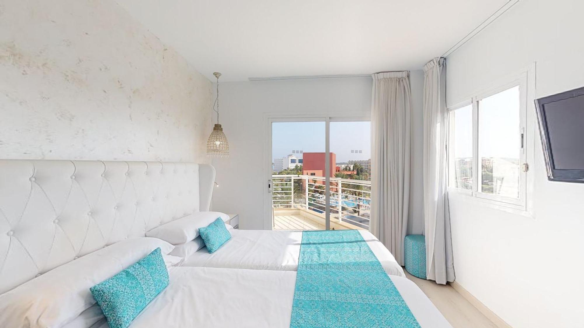 Cala Millor Garden Hotel - Adults Only Bagian luar foto
